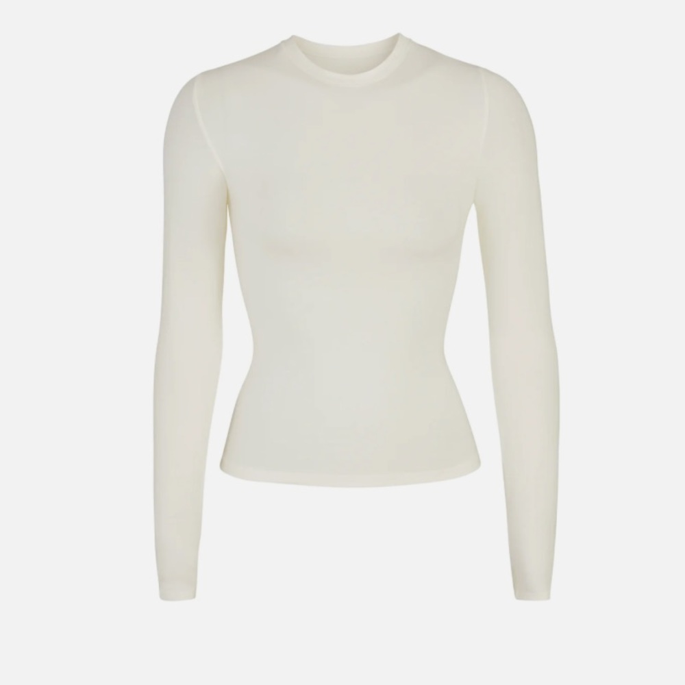 NWOT Skims Fits Everbody White Longsleeve